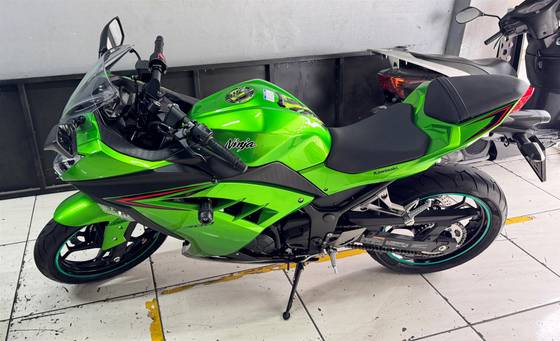 KAWASAKI NINJA 300 